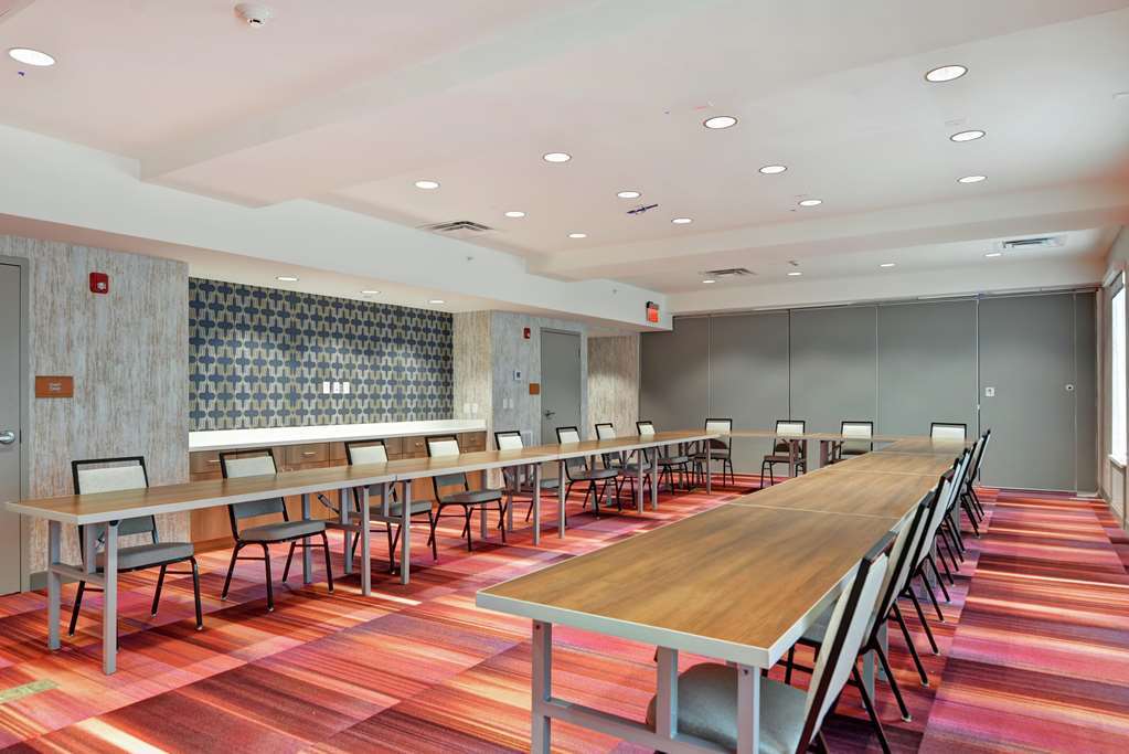 Home2 By Hilton Hershey Hotel 3*